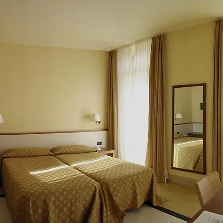 Monte Baldo E Acquarone 4* גרדונה ריביירה