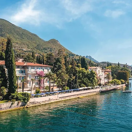 Отель Monte Baldo E Acquarone Гардоне Ривьера